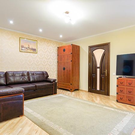 Apartment On Svobody Lviv Ngoại thất bức ảnh